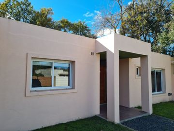 VENTA CASA 4 Amb GRAL LAS HERAS LOTE 1400m PERMUTA