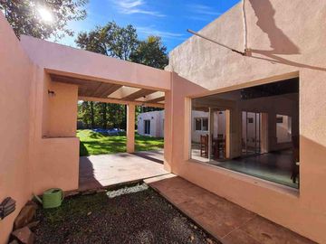 VENTA CASA 4 Amb GRAL LAS HERAS LOTE 1400m PERMUTA