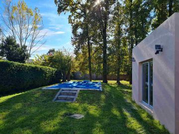 VENTA CASA 4 Amb GRAL LAS HERAS LOTE 1400m PERMUTA