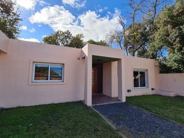 VENTA CASA 4 Amb GRAL LAS HERAS LOTE 1400m PERMUTA