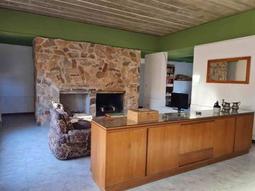 VENTA CASA 4 Amb GRAL LAS HERAS LOTE 1400m PERMUTA