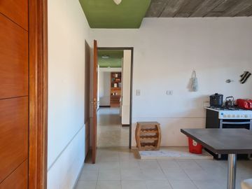 VENTA CASA 4 Amb GRAL LAS HERAS LOTE 1400m PERMUTA