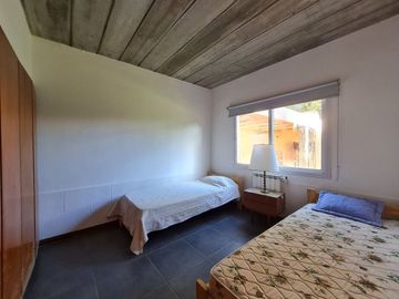 VENTA CASA 4 Amb GRAL LAS HERAS LOTE 1400m PERMUTA