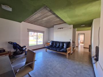 VENTA CASA 4 Amb GRAL LAS HERAS LOTE 1400m PERMUTA