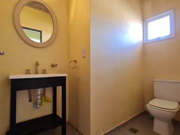 VENTA CASA 4 Amb GRAL LAS HERAS LOTE 1400m PERMUTA