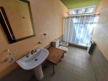 VENTA CASA 4 Amb GRAL LAS HERAS LOTE 1400m PERMUTA