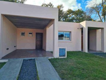 VENTA CASA 4 Amb GRAL LAS HERAS LOTE 1400m PERMUTA
