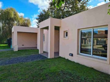 VENTA CASA 4 Amb GRAL LAS HERAS LOTE 1400m PERMUTA