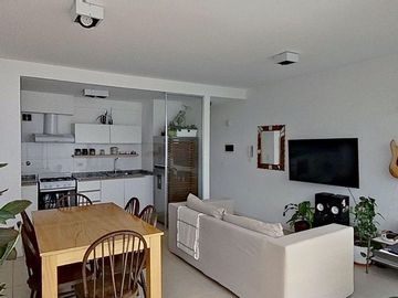 VENTA 2 AMB CASTELAR NORTE C/COCHERA