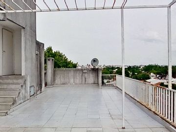 VENTA 2 AMB CASTELAR NORTE C/COCHERA