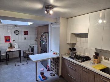 Casa en Venta en Linda casa en segura calle cercana a colegios y universidades