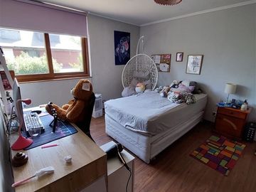 Casa en Venta en Linda casa en segura calle cercana a colegios y universidades