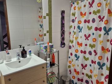 Casa en Venta en Linda casa en segura calle cercana a colegios y universidades