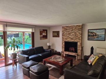 Casa en Venta en Linda casa en segura calle cercana a colegios y universidades