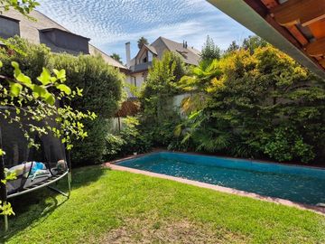 Casa en Venta en Linda casa en segura calle cercana a colegios y universidades