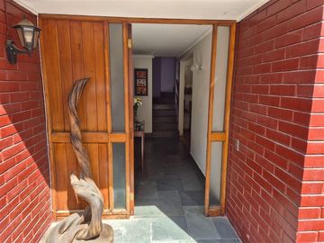 Casa en Venta en Linda casa en segura calle cercana a colegios y universidades