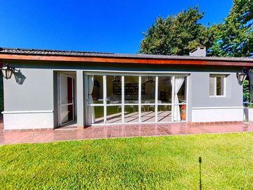 CASA 5 AMB EN VENTA EN BENAVIDEZ C/QUINCHO PILETA