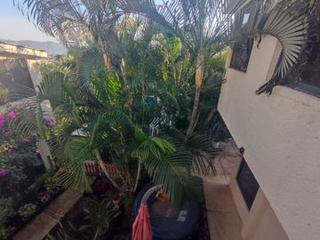 Casa en condominio con alberca, 1 estacionamiento, recámaras