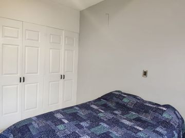 Casa en condominio con alberca, 1 estacionamiento, recámaras