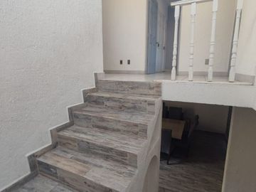 Casa en condominio con alberca, 1 estacionamiento, recámaras