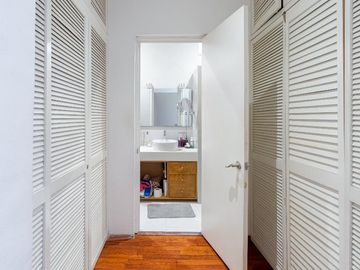 Casa con vegetación y solarium en fraccionamiento con seguridad privada