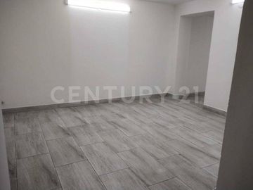 Casa para venta en la Soledad remodelada, con apto independiente rentando