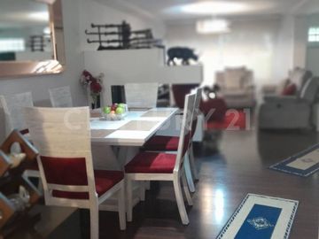 Casa para venta en la Soledad remodelada, con apto independiente rentando