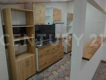 Casa para venta en la Soledad remodelada, con apto independiente rentando