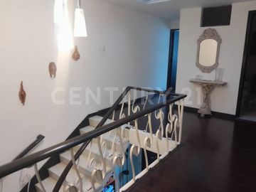 Casa para venta en la Soledad remodelada, con apto independiente rentando