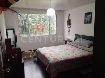 Casa para venta en la Soledad remodelada, con apto independiente rentando