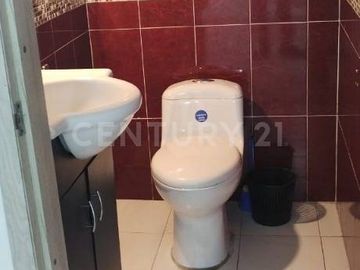 Casa para venta en la Soledad remodelada, con apto independiente rentando