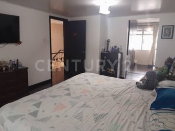 Casa para venta en la Soledad remodelada, con apto independiente rentando
