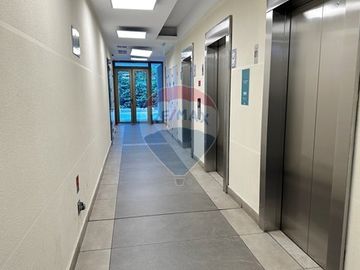 Estupenda oficina, 36 metros, 2 privados, est.