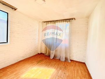 NUEVO PRECIO! Casa Aislada al interior Pasaje