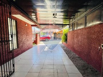 NUEVO PRECIO! Casa Aislada al interior Pasaje