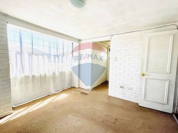 NUEVO PRECIO! Casa Aislada al interior Pasaje