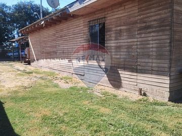 Local comercial con amplio sitio - Isla de Maipo