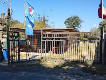 Local comercial con amplio sitio - Isla de Maipo