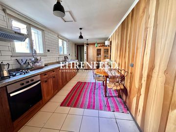 7 Norte, Viña del Mar. Casa con zonificación para giro comercial.