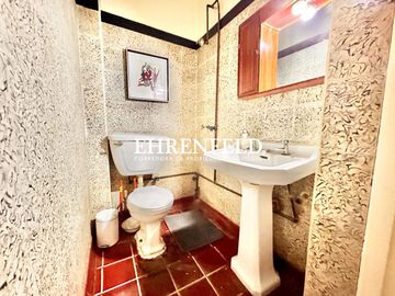 7 Norte, Viña del Mar. Casa con zonificación para giro comercial.