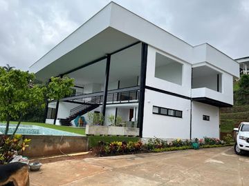SE VENDE FINCA CAMPESTRE EN DAPA