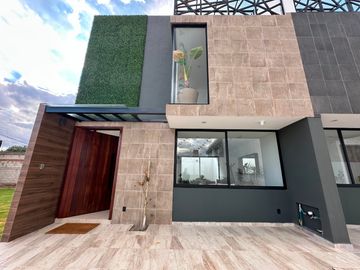 CASAS EN VENTA DE 3 NIVELES, 3 RECÁMARAS, JARDÍN, ROOF Y TERRAZA
