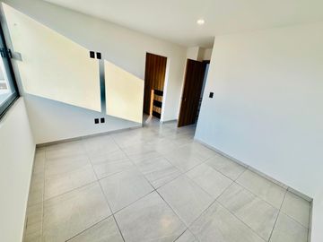 CASAS EN VENTA DE 3 NIVELES, 3 RECÁMARAS, JARDÍN, ROOF Y TERRAZA
