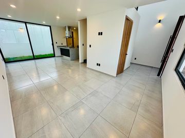 CASAS EN VENTA DE 3 NIVELES, 3 RECÁMARAS, JARDÍN, ROOF Y TERRAZA