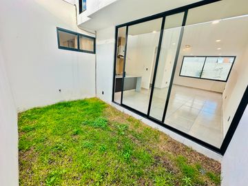 CASAS EN VENTA DE 3 NIVELES, 3 RECÁMARAS, JARDÍN, ROOF Y TERRAZA