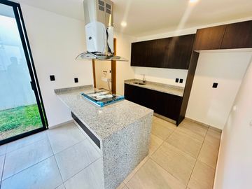 CASAS EN VENTA DE 3 NIVELES, 3 RECÁMARAS, JARDÍN, ROOF Y TERRAZA