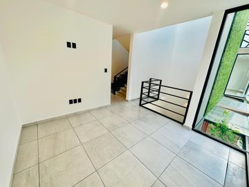 CASAS EN VENTA DE 3 NIVELES, 3 RECÁMARAS, JARDÍN, ROOF Y TERRAZA