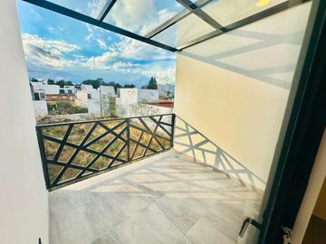 CASAS EN VENTA DE 3 NIVELES, 3 RECÁMARAS, JARDÍN, ROOF Y TERRAZA