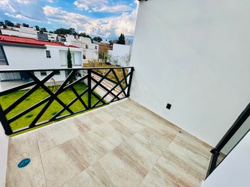 CASAS EN VENTA DE 3 NIVELES, 3 RECÁMARAS, JARDÍN, ROOF Y TERRAZA