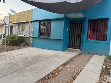 CASA EN VENTA LA RESERVA